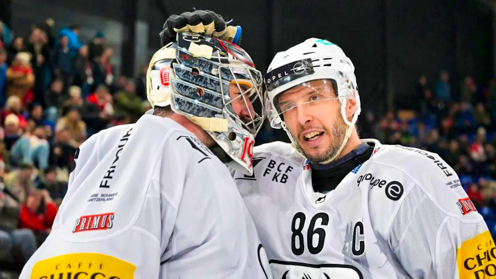 Gottéron captain Julien Sprunger and goalie Reto Berra are happy about the 2-2 draw in the series against the Lakers.