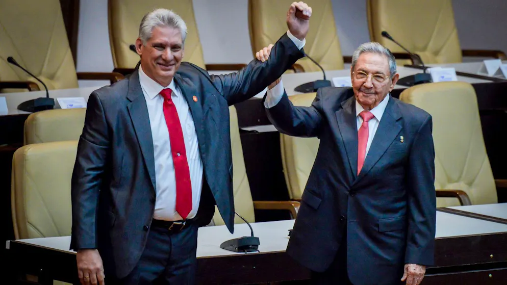 Kubas Präsident Miguel Díaz-Canel (l.) mit Ex-Präsident Raúl Castro in Havanna. (19. April 2018)