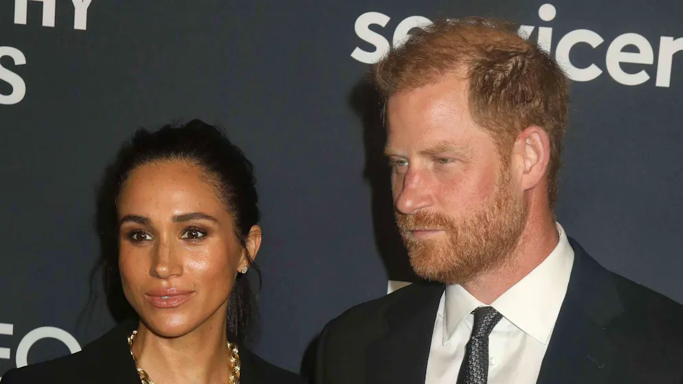 Danni dei social sui giovani. Sentenza storica contro Meta e YouTube, Harry e Meghan parlano di «resa dei conti»