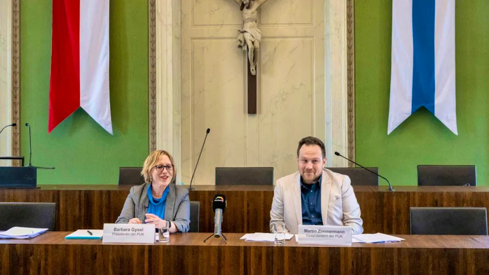 The President of the Zug PUK, Barbara Gysel (SP), and Vice President Martin Zimmermann (GLP), provided information for the first time on Wednesday about the work of the investigative commission set up in summer 2025.