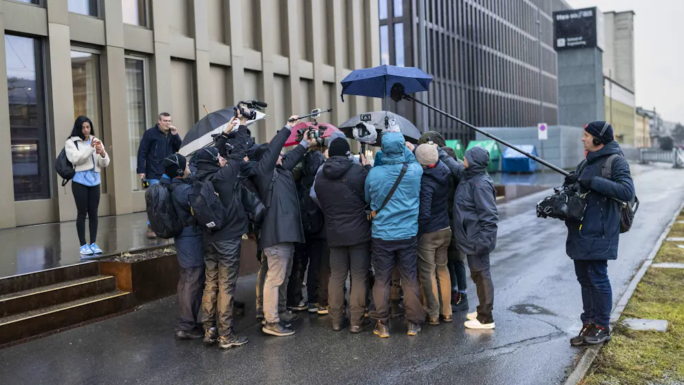 Nach Tragödie von Crans-Montana. Fremde geben sich als enge Freunde von Todesopfern aus