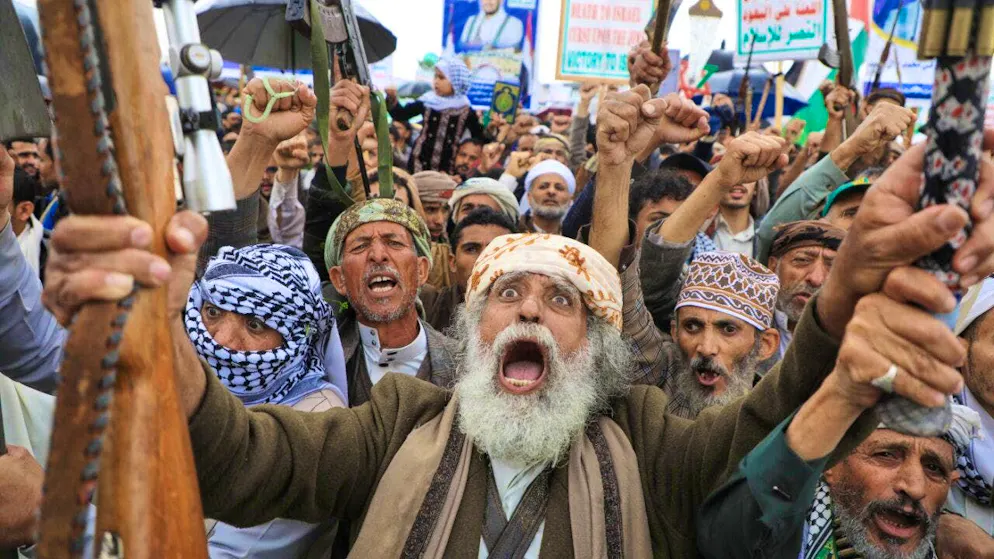 ARCHIVE - Huthi supporters shout slogans during a rally against Israel and the United States' war against Iran. Photo: Osamah Abdulrahman/AP/dpa