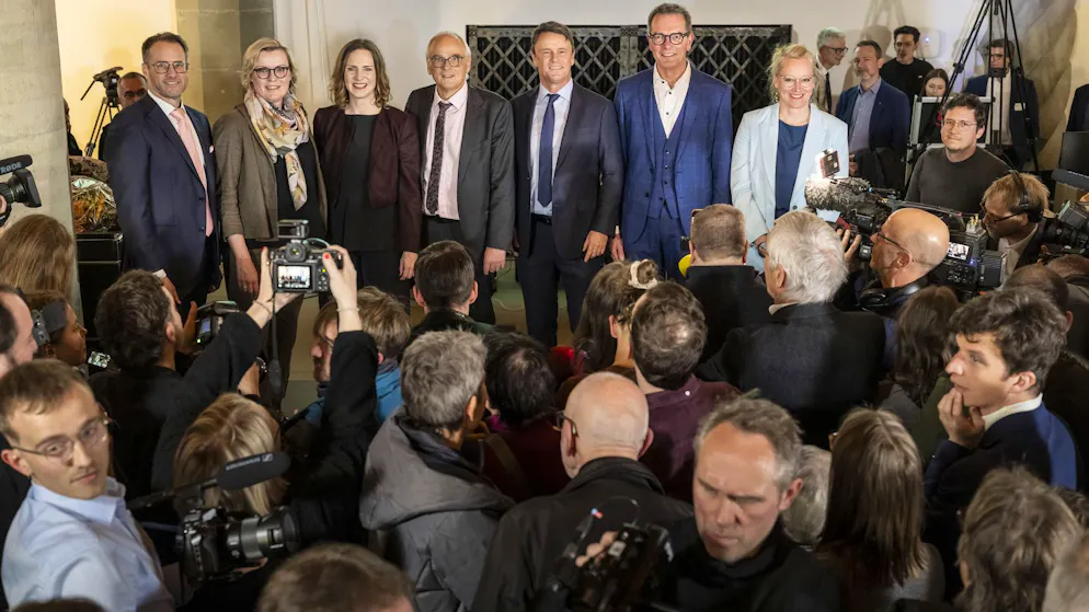 Reto Müller wins neck-and-neck race. Left fends off SVP attack on third government seat in Bern