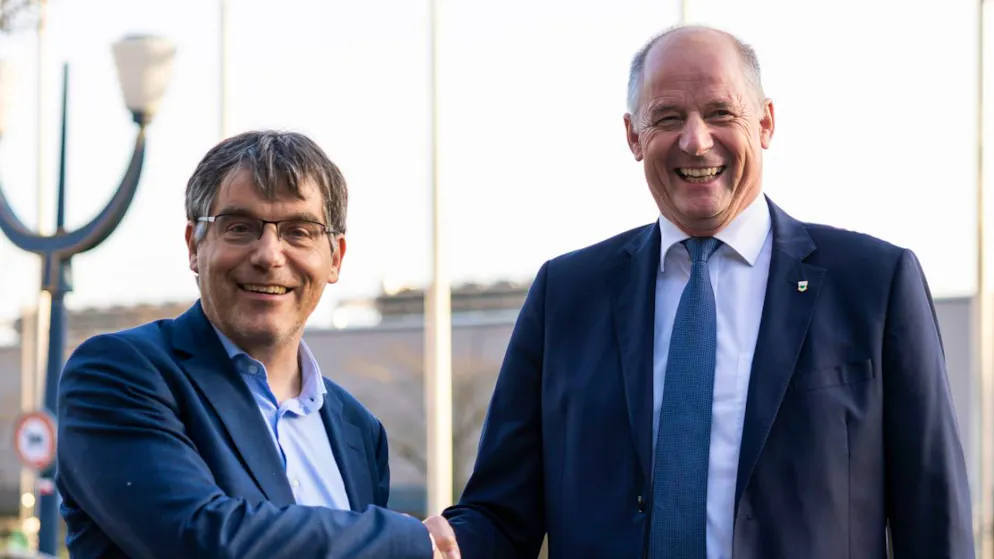 Jean-François Thuillard (rechts) von der SVP liegt nach der Auszählung von rund 50 Prozent der Stimmen vor Roger Nordmann (SP).