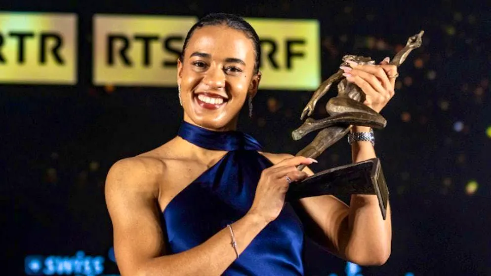 Swiss Sportswoman of the Year 2025: Ditaji Kambundji with the coveted winner's trophy.