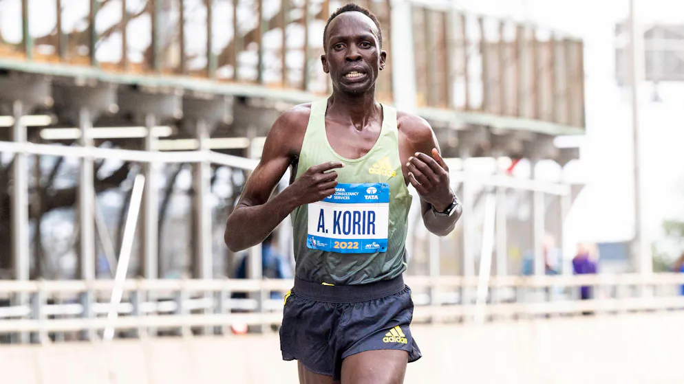 Le Kenyan Albert Korir avait remporté l'épreuve en 2021.