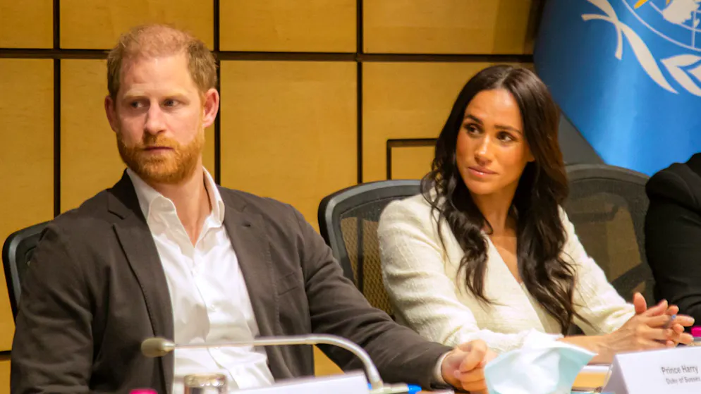 Ecco cosa è successo. William e Kate spariscono, bufera su Harry e Meghan: esplode il caso Australia