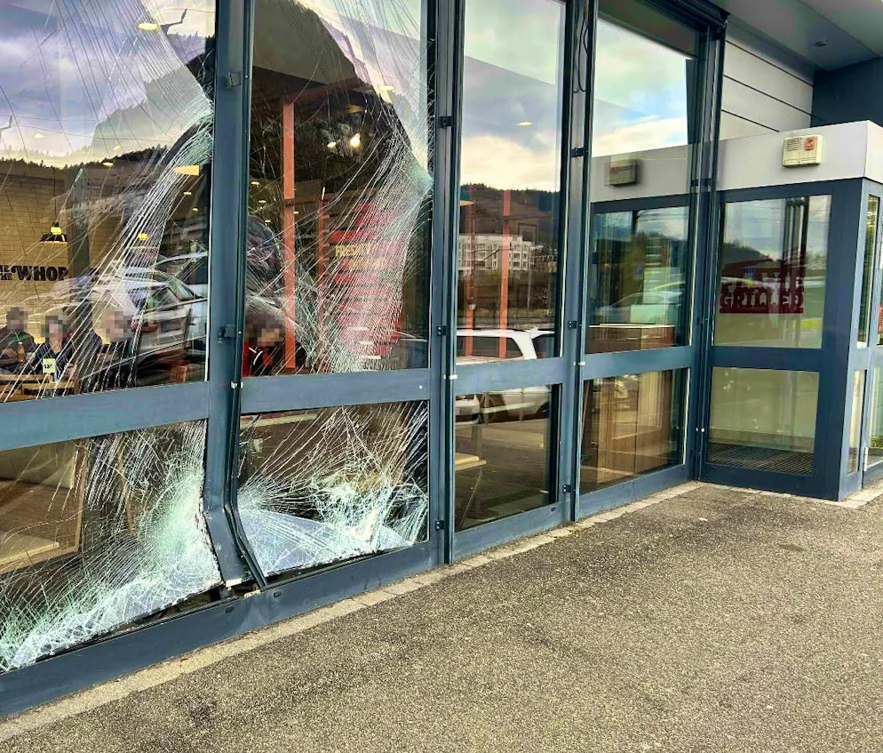 The Burger King branch suffered extensive material damage.