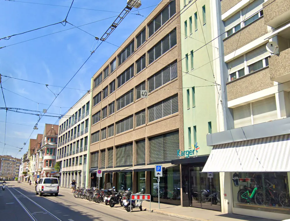 bluewin.ch - Traditional Basel publishing house cuts 76 jobs - those affected sharply criticize bosses