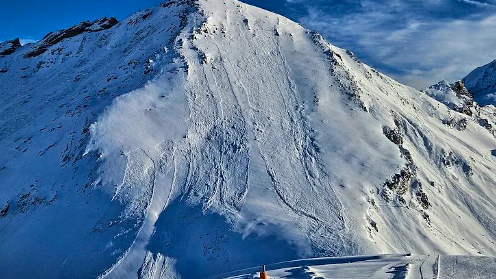 Ecco perché. Più persone coinvolte nelle valanghe in Svizzera, ma numero dei morti costante