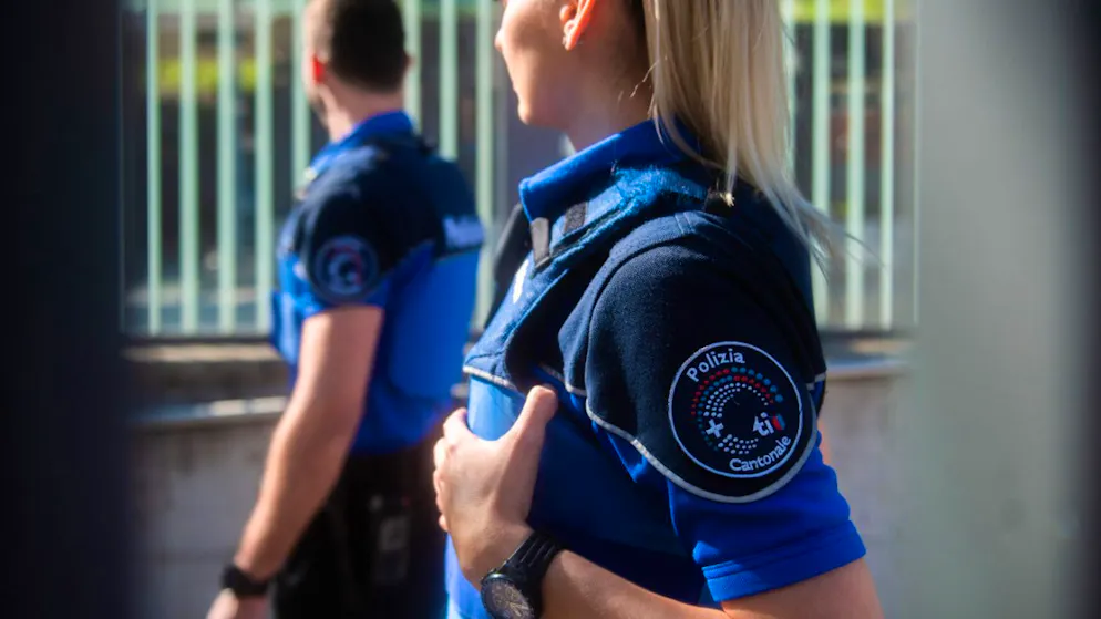 Im Tessin ist ein in der Region Bellinzona tätiger Lehrer wegen Verdachts auf sexuellen Missbrauch Minderjähriger verhaftet worden. (Symbolbild)