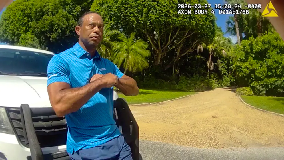 Die vorübergehende Festnahme von Golf-Ikone Tiger Woods kann nun jeder sehen. Die Aufnahmen der Bodycam sind veröffentlicht.
