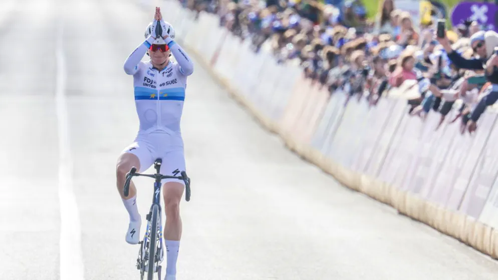 Giro féminin. Demi Vollering renverse la donne et remporte le Giro