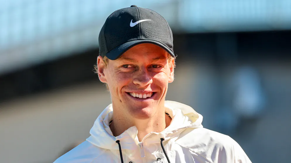 Tennisti scaramantici. Ecco il curioso rito portafortuna di Jannik Sinner prima delle partite