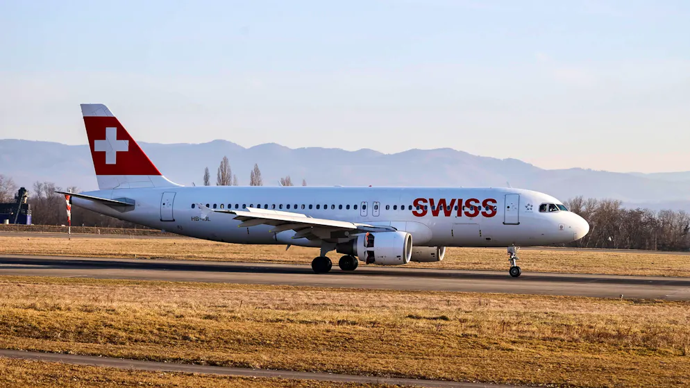 Odor in the galley. Swiss plane forced to make an emergency landing in Belgium