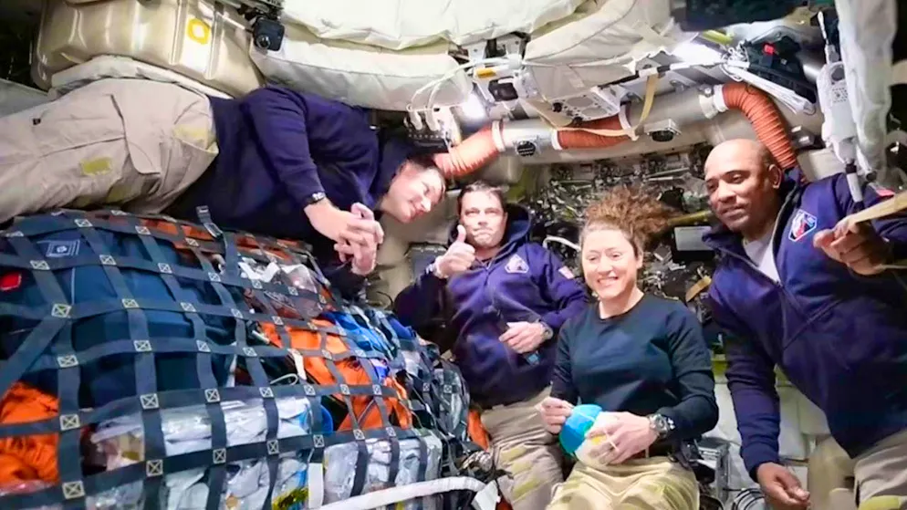 USA: "Artemis 2" crew comes closest to the moon | blue News