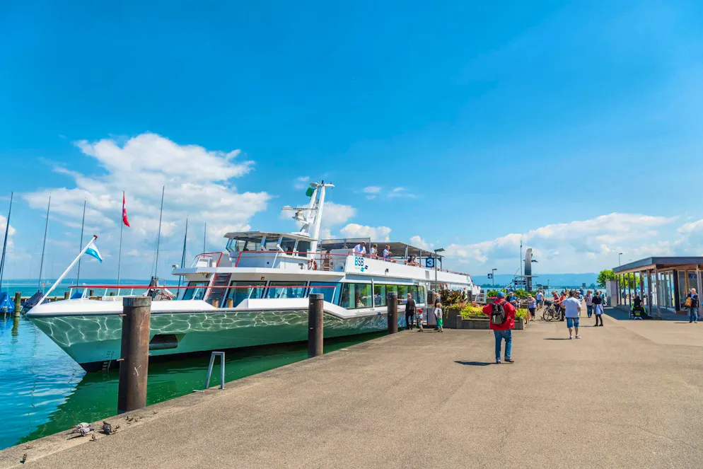Idées d'excursions CFF - Printemps 2026 - Rorschach. Bien entendu, on ne peut visiter Rorschach sans se promener en bateau sur le lac de Constance.