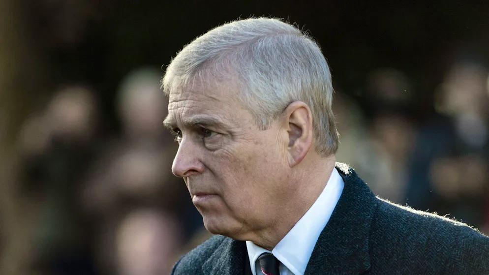 Lontano dai guai?. Ecco come vive oggi a Sandrigham l'ex principe Andrea, fratello di re Carlo III