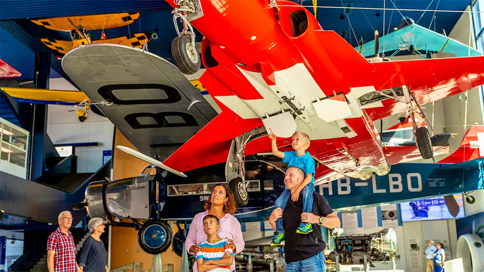 Idées d'excursions CFF - Printemps 2026 - Luzern. Des avions historiques aux dernières innovations en matière de mobilité, le Musée des Transports de Lucerne propose des attractions diverses et variées.