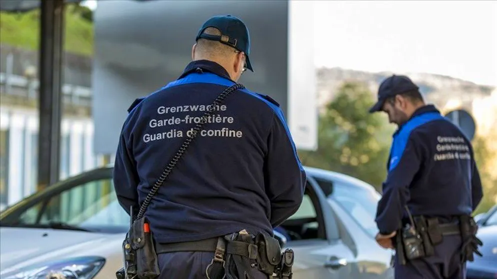 Denunciato. Dipendente comunale timbrava il cartellino in Italia, poi andava a lavorare in Ticino