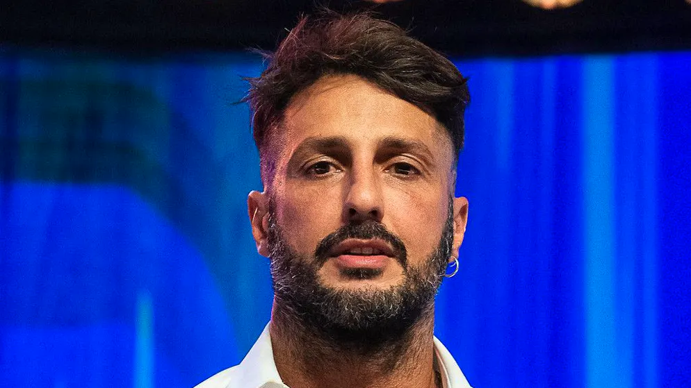 La scoccata a «Falsissimo». La prossima vittima di Fabrizio Corona è la sua ex Belen: «È scesa a patti col potere»