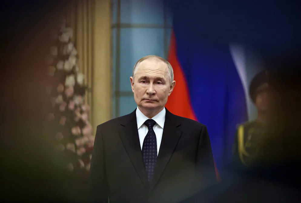epa11743787 Russian President Vladimir Putin attends a welcome ceremony at the Akorda presidential residence in Astana, Kazakhstan, 27 November 2024. The Russian president is on a state visit to Kazakhstan. EPA/MIKHAIL TERESHCHENKO / SPUTNIK / KREMLIN POOL