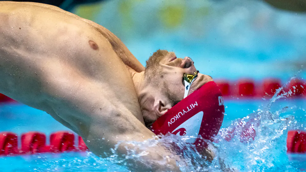 Roman Mityukov tient la forme.