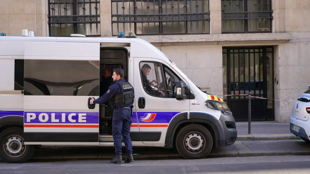 Ecco cos'è successo. Francia: bimbo di 9 anni segregato nudo in un furgone, arrestato il padre
