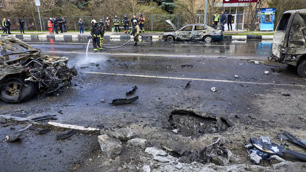 Szene nach einem russischen Drohnenangriff in einer Wohngegend von Charkiw mit einem Toten und mehreren Verletzten. (3. April 2026) 