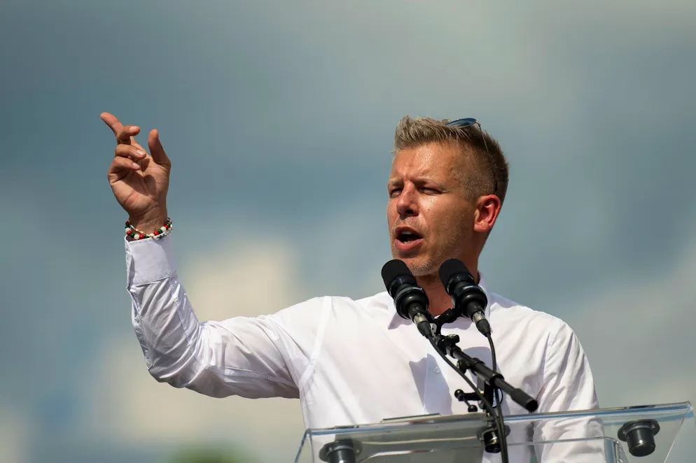 Oppositionsführer Magyar forderte Orban auf, eine eventuelle Wahlniederlage «mit Würde» zu akzeptieren. (Archivbild)