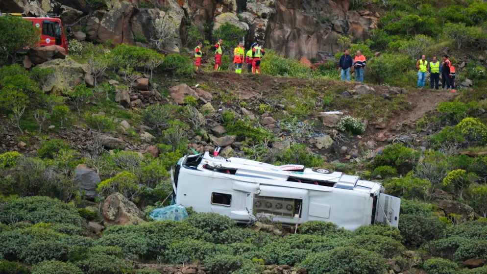 Nell'isola di La Gomera. Bus precipita in un burrone alle Canarie, un morto e 14 feriti
