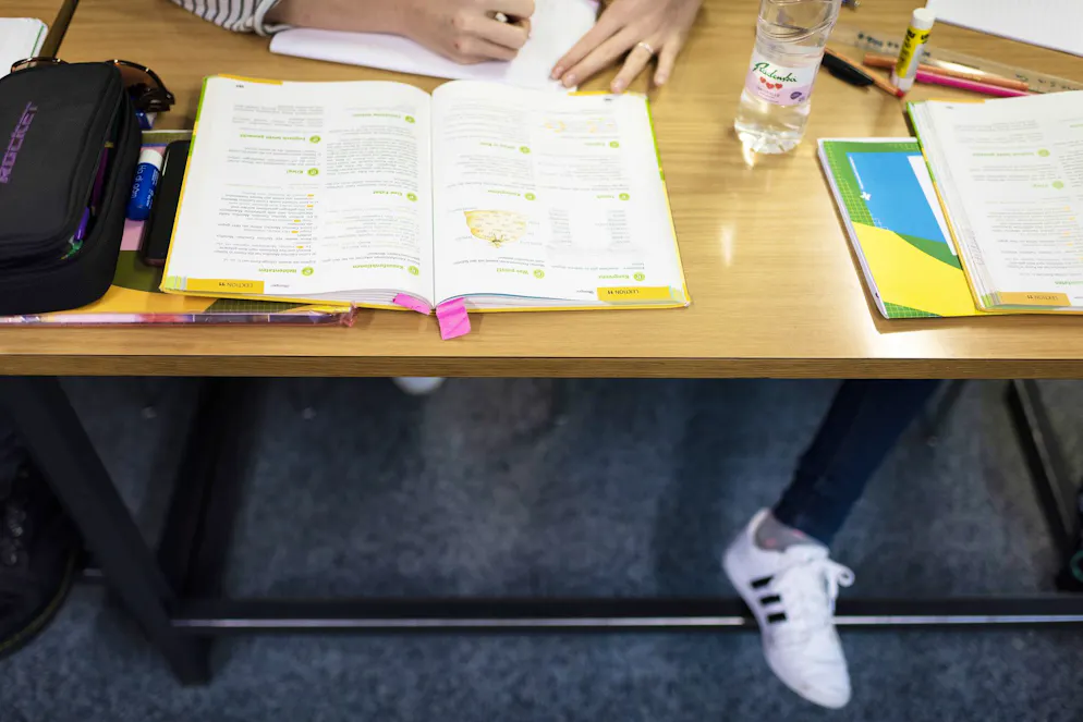Das Verhalten des Schülers hat sich laut Schule nach dem Klassenwechsel gebessert.