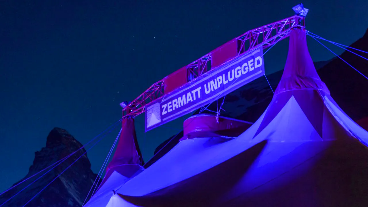 Vermischtes. Über 35'000 Musikfans am Fusse des Matterhorns