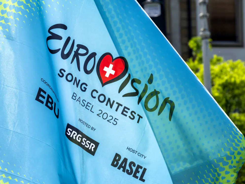 Am diesjährigen ESC in Wien sind nur schwer entflammbare Fahnen erlaubt. Die Fans müssen nebst den Tickets auch Zertifikate vorweisen.