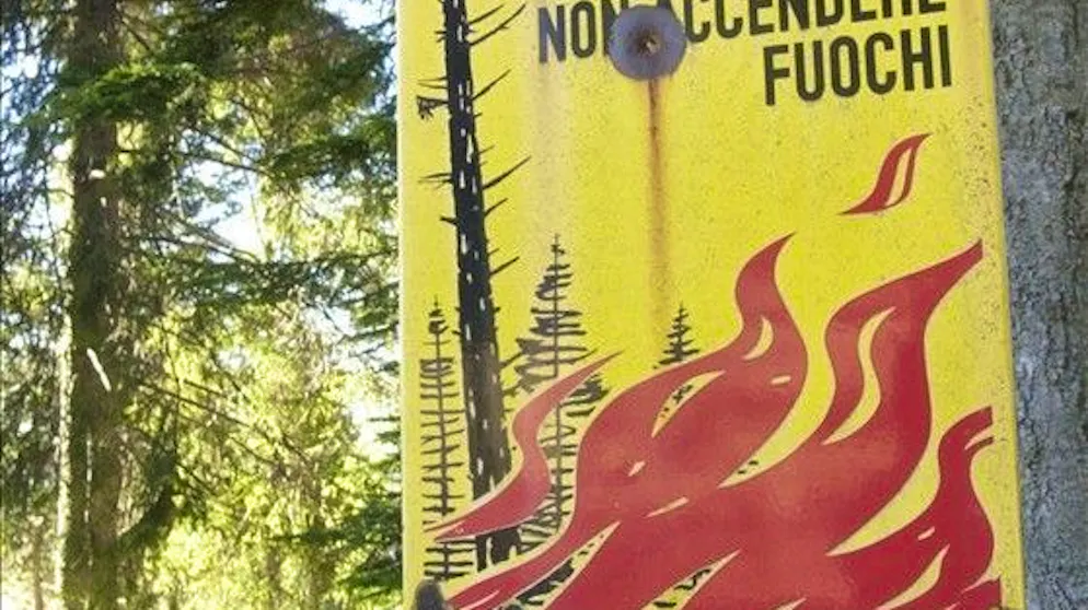 Dopo 18 giorni. Grazie all'arrivo della pioggia, il Ticino revoca il divieto di fuochi all'aperto