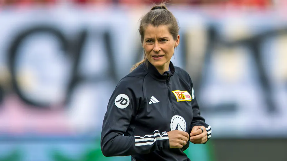 Marie-Louise Eta ist die erste Cheftrainerin in der Fussball-Bundesliga der Männer.