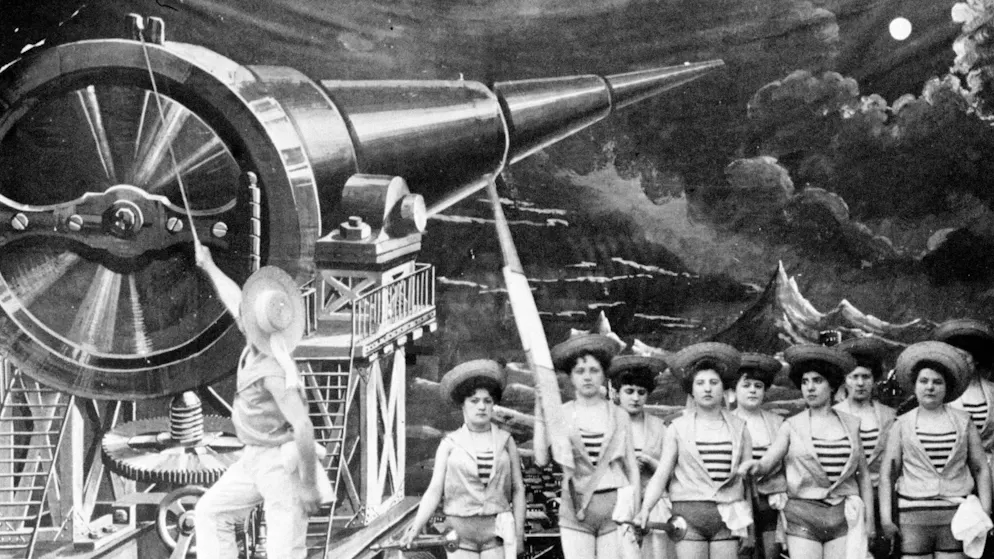 En 1902, Georges Méliès a réalisé «Le voyage dans la lune», considéré comme l'un des premiers films de science-fiction.