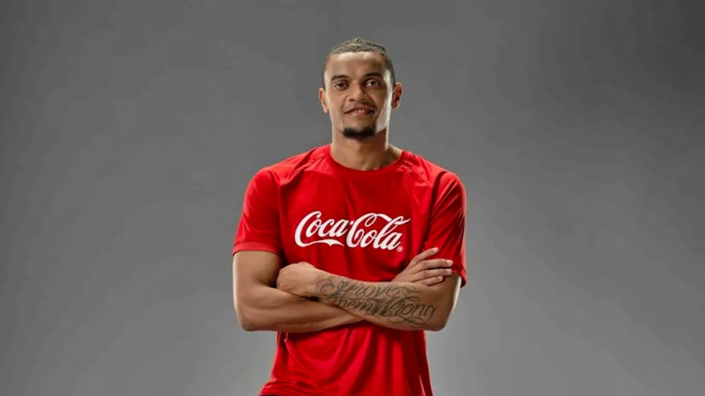 «È da sempre al mio fianco. Manuel Akanji è il nuovo ambasciatore di Coca-Cola Svizzera