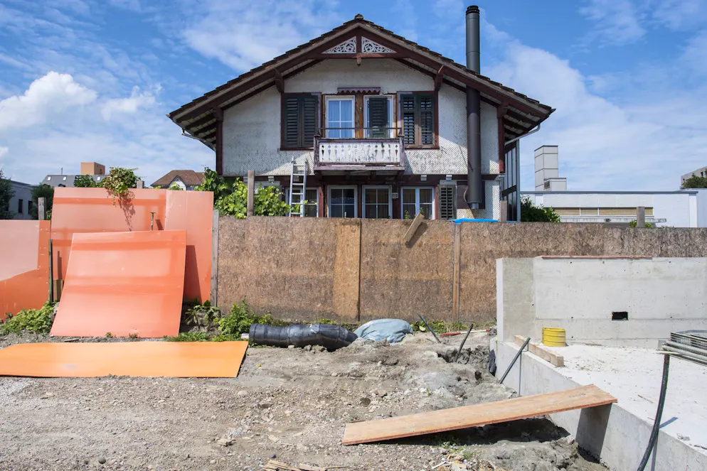 L'Office fédéral du logement fait état d'environ 300'000 maisons individuelles souvent sous-occupées, habitées par des personnes âgées et nécessitant d'être rénovées. (image d'illustration).