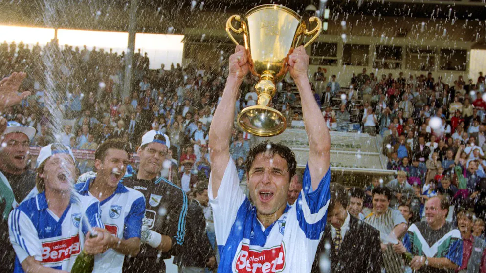 Legend from city rivals. Fringer: 