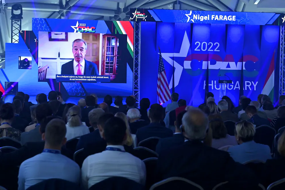 Im Mai 2022 liess sich der britische Populist Nigel Farage noch bei der CPAC-Konferenz in Budapest zuschalten.