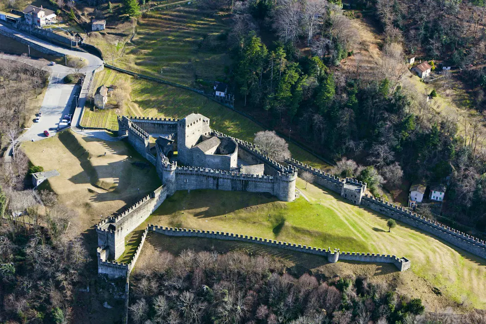 Il «Castello di Montebello» sarä testimone silenzioso della partenza della tappa ticinese del Giro.