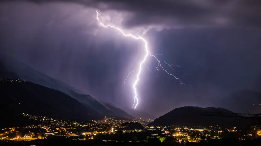 Nur 22'000 Erdblitze. In der Schweiz schlagen so wenige Blitze ein wie noch nie