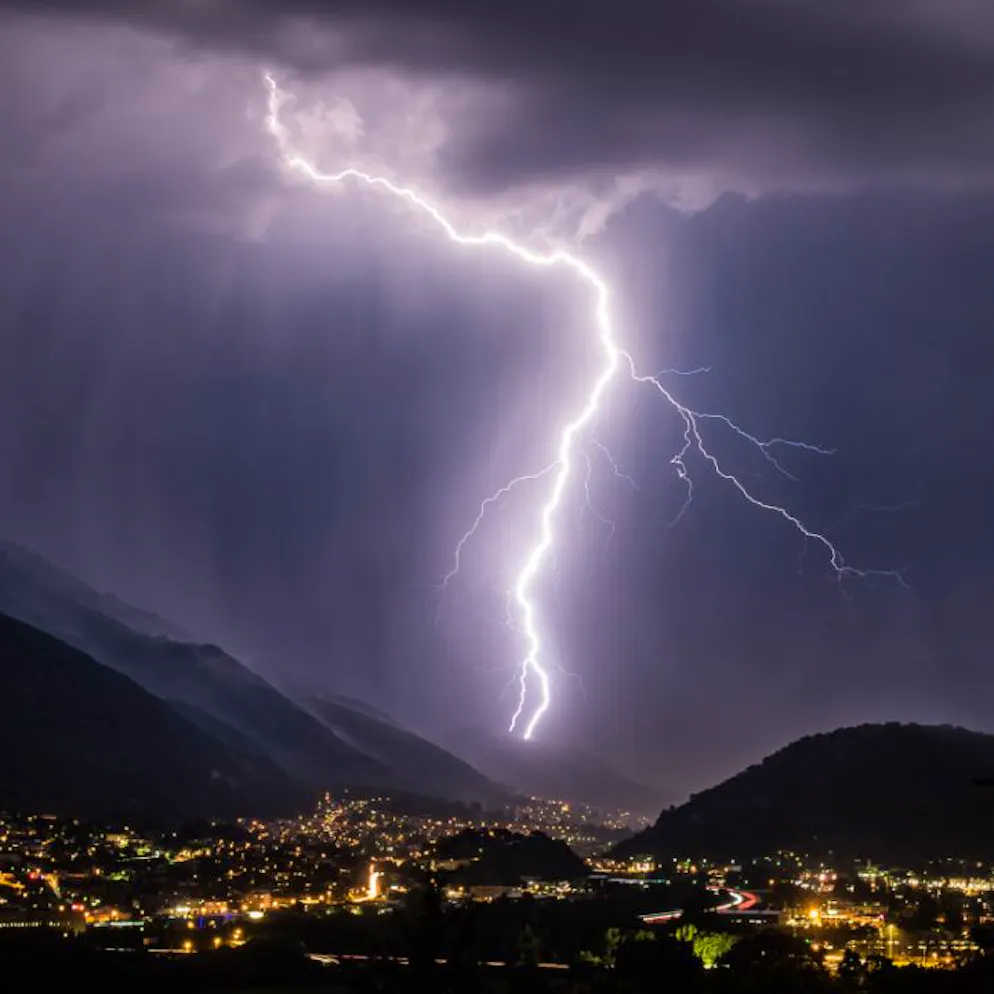 Nur 22'000 Erdblitze. In der Schweiz schlagen so wenige Blitze ein wie noch nie
