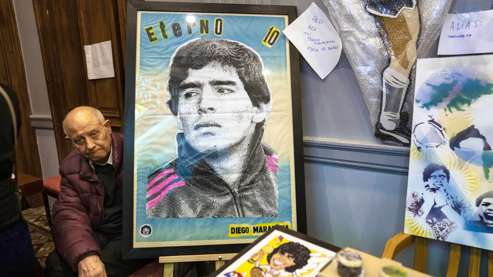 Le premier procès sur la mort de Diego Maradona, avorté en mai 2025, a laissé des images fortes.