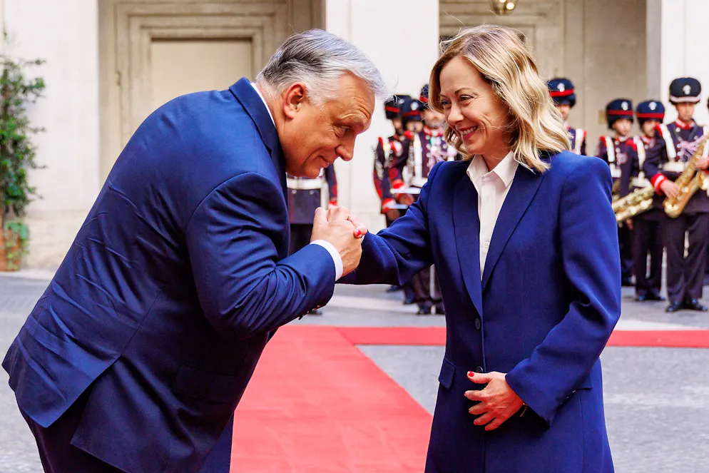 Wahlklatsche für Orban – Schock für Europas Rechte? . Auch Italiens Premier Georgia Meloni und Orban hatten über die Jahre eine enge Verbindung. 