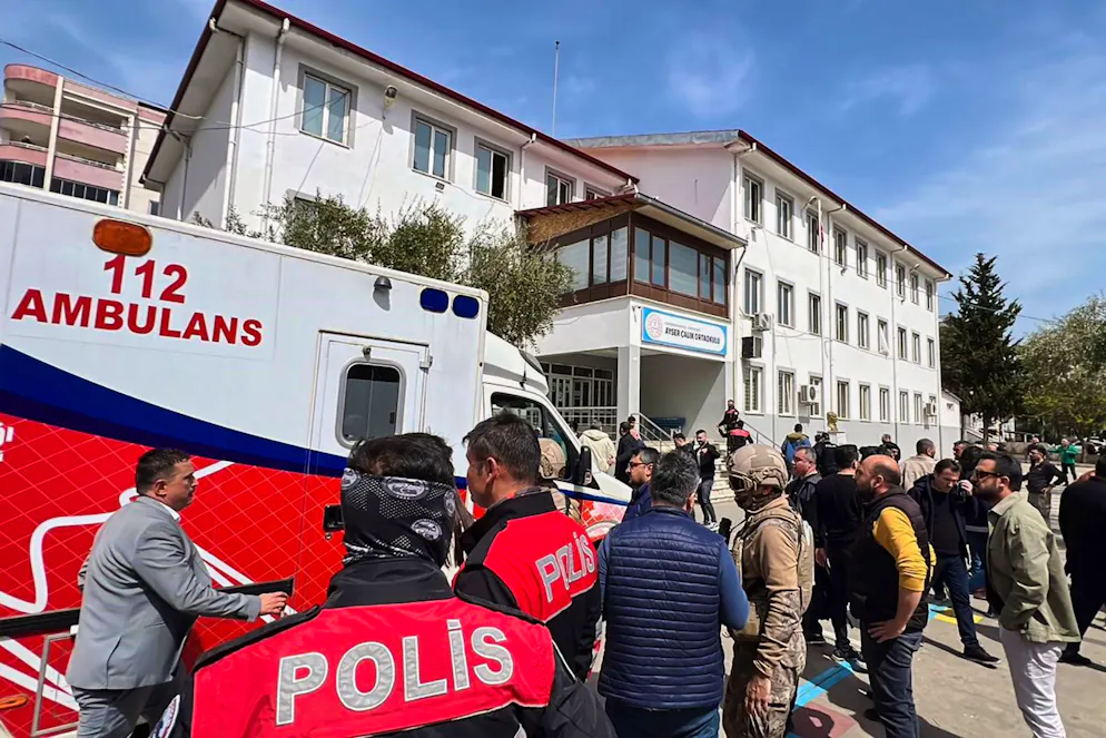 «Massaker»: Achtklässler schiesst an türkischer Schule – Gallery. Schüler schildern Chaos nach den Schüssen.