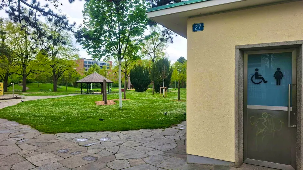 Il caso in tribunale. Una giovane dopo un rapporto in una toilette di Basilea: «Pensavo non ne sarei uscita viva»