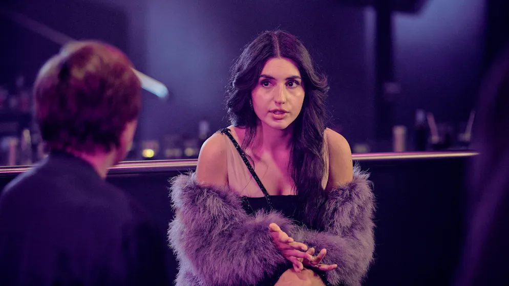 «Tatort» im Check – Eine Nacht, drei Schauplätze: Diese Filme kamen mit wenig Raum aus. Shirin Mirsa (Awin Erfany, rechts) ist die Freundin des Hauptverdächtigen. Sie erzählt Franziska Tobler (Eva Löbau), wie sehr sich ihr Partner – zum Positiven – verändert hat.