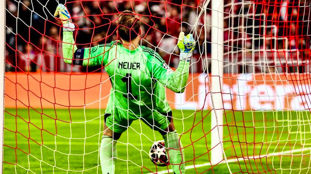 In the second leg, Bayern goalkeeper Manuel Neuer cuts an unfortunate figure when conceding the first two goals. Nevertheless, the German record champions beat Real Madrid in the end
